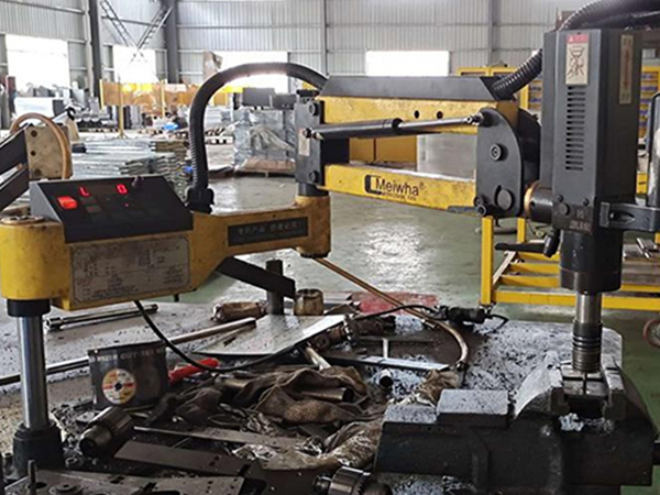 折臂式電動攻絲機(jī)