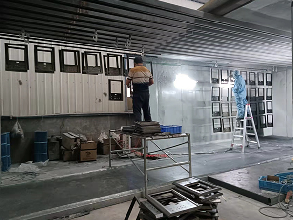 靜電噴涂作業(yè)